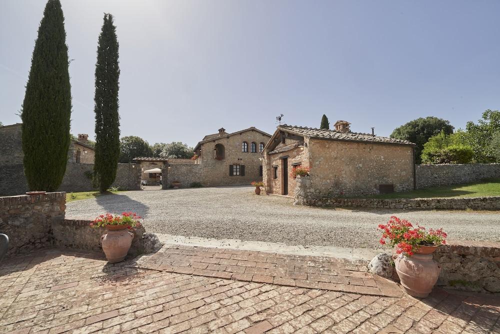 Borgo Gallinaio 몬테리지오니 외부 사진